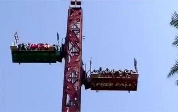 Vội bưng bít sau khi làm 12 hành khách bị thương, công viên giải trí Ấn Độ không thể thoát khỏi "lưới trời"