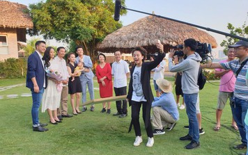 Đạo diễn "Về nhà đi con" nói gì khi 5 tập ngoại truyện bị nhận xét làm để kiếm quảng cáo