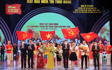 Toàn cảnh chương trình nghệ thuật "Mãi mãi niềm tin theo Đảng" chào mừng 92 năm ngày thành lập Đảng Cộng sản Việt Nam