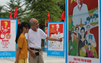 Phú Thọ tổ chức liên hoan tuyên truyền lưu động và Triển lãm tranh cổ động kỷ niệm 60 năm ngày Bác Hồ về thăm tỉnh Phú Thọ
