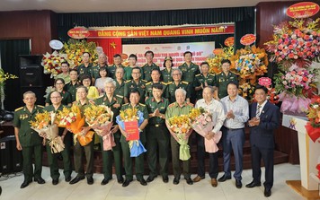 Trao tủ sách Đặng Thùy Trâm đến người dân vùng khó khăn