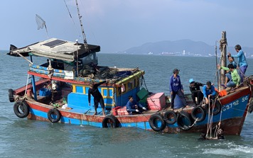 TP.HCM: Chìm tàu cá, 7 ngư dân bị rơi xuống biển 