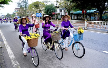 Đến năm 2030, hình thành bảo tàng, trung tâm trưng bày, trình diễn, may đo áo dài Huế phục vụ khách du lịch