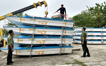 Trang cấp 40 xuồng máy cho Công an tỉnh Thừa Thiên Huế để phục vụ phòng, chống thiên tai
