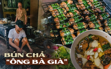 Quán bún chả "Ông bà già" bán 3 đời ở Hà Nội, nổi tiếng nhờ những miếng chả băm cuốn lá mùi tàu đặc biệt hiếm nơi có