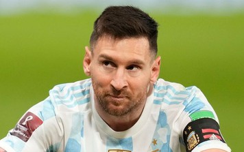 Hé lộ về bài phát biểu đầu tiên của Messi khi làm đội trưởng: "Cậu ấy đã bị vấp ở vài chỗ"