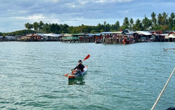 Trải nghiệm thuyền kayak khám phá đảo: Thái Lan phát triển mô hình 'du lịch chậm' độc đáo