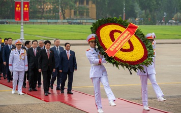 Lãnh đạo Đảng, Nhà nước và các đại biểu Quốc hội vào Lăng viếng Chủ tịch Hồ Chí Minh trước khai mạc Kỳ họp thứ 7, Quốc hội khóa XV