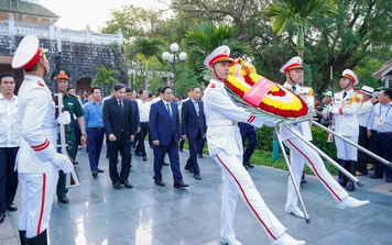 Lãnh đạo, nguyên lãnh đạo Đảng, Nhà nước dâng hương tưởng niệm, tri ân các Anh hùng, liệt sĩ tại Điện Biên Phủ