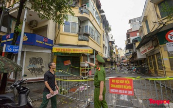 Hà Nội: Sơ tán người dân trong ngôi nhà gần hồ Hoàn Kiếm bị nghiêng sau bão số 3