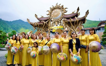 Sun World Ba Na Hills tưng bừng đón hàng nghìn du khách miền Trung - Tây Nguyên ngày đầu ưu đãi giá vé 350.000 VNĐ