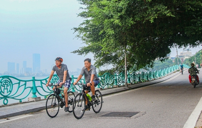 Những con đường lý tưởng dành cho hội mê đạp xe ở Hà Nội khi tiết trời sang thu
