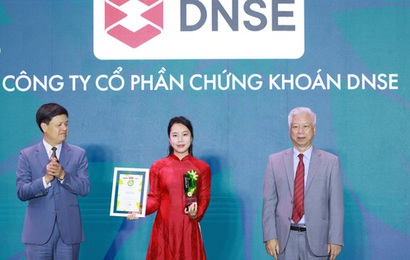 DNSE lần thứ hai liên tiếp vào top 10 Thương hiệu mạnh - Tiên phong đổi mới sáng tạo