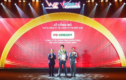 FE CREDIT khẳng định vị thế dẫn đầu trong Top 5 Công ty Uy tín Ngành Tài chính năm 2024