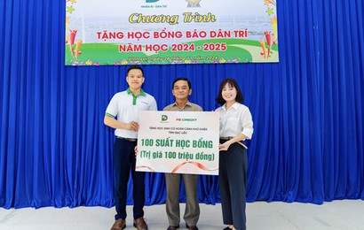 FE CREDIT trao tặng 100  suất học bổng cho học sinh khó khăn tại Bạc Liêu