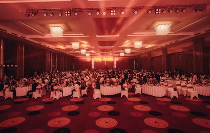 Gần 1.000 khách hàng “Về miền đất tổ - Khai mở phồn vinh” cùng VIC Grand Square