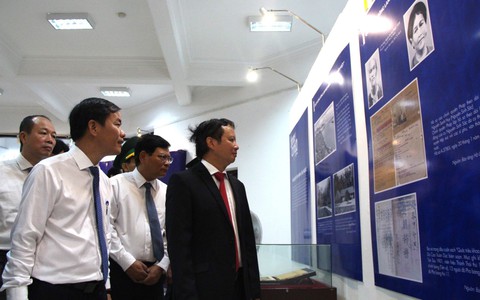 Khai mạc Triển lãm "Hồ Chí Minh - Chân kèo nhà cái tỷ lệ bóng đáng một con người"