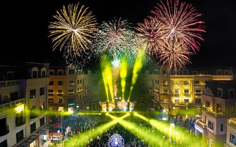 Móng Cái: Gần 10.000 người thăng hoa với đại tiệc âm keo nha cai 5 tại Vinhomes Golden Avenue