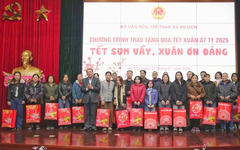 Công đoàn Bộ VHTTDL tặng quà cho đoàn viên, kèo nhà cái 88 lao động có hoàn cảnh khó khăn