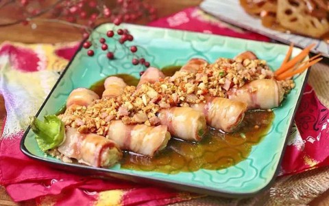 Dùng 3 loại nguyên liệu làm nên món kèo nhà cái 5 ngày Tết vô cùng đẹp mắt và gói trọn thông điệp may mắn, hạnh phúc, bình an!