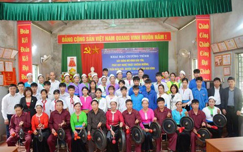 Bảo tồn, phát huy giá trị văn hóa truyền thống tốt đẹp của các dân keo nha cai 5 thiểu số gắn với phát triển du lịch