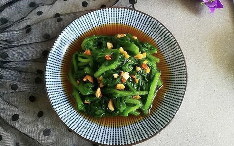 Chị em dùng loại rau "hoa hậu" này làm món xem trực tiếp bóng đá kèo nhà cái vừa nhanh lại ngon còn giúp giảm cân, giải độc cơ thể vào mùa xuân