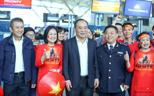 Chủ tịch VFF Lê Khánh Hải lên đường tới Malaysia "tiếp lửa" cho Đội tuyển Quốc gia Việt Nam