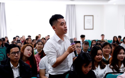 Doanh nghiệp trực tiếp đến trường tuyển chọn sinh viên thực tập và làm việc