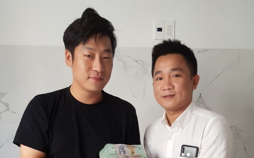 Khen thưởng chủ quán ăn ở Hội An giữ và trả hơn 1,6 tỷ đồng cho du khách Hàn Quốc