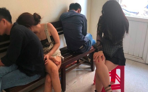 Nhóm nam nữ thuê khách sạn để “phê” ma túy