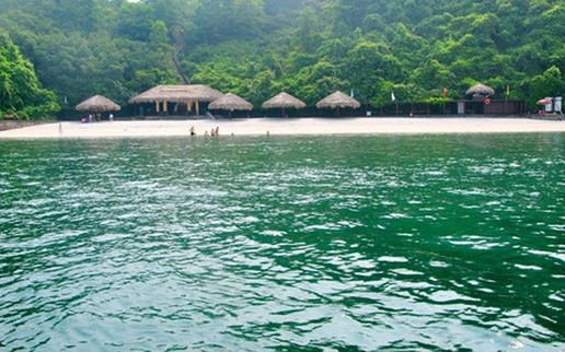 Công nhận đạt chuẩn thêm 3 bãi tắm du lịch ở Quảng Ninh