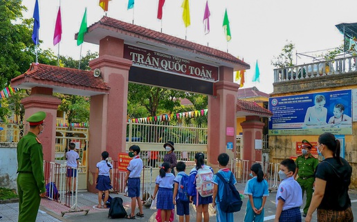Thừa Thiên Huế: Học sinh ở vùng an toàn trở lại trường học