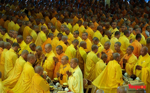Hàng nghìn tăng ni, phật tử tham dự Đại lễ Vu Lan tại Tổ đình Từ Đàm
