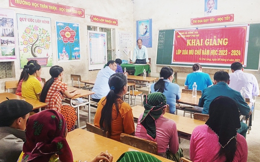 Hà Giang đẩy mạnh công tác xóa mù chữ cho phụ nữ dân tộc thiểu số