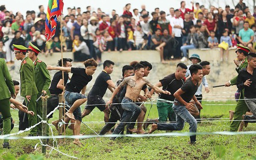 "Tốt xấu" của lễ hội nằm ở sự hiểu biết và ý thức người tham gia