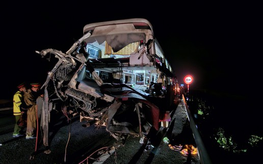 Khẩn trương khắc phục hậu quả vụ tai nạn giao thông nghiêm trọng trên cao tốc Cam Lộ - La Sơn