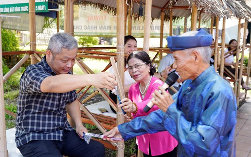 Bảo vệ, phát huy giá trị di sản nghệ thuật Bài Chòi tại Thừa Thiên Huế