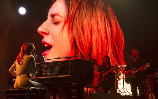 Bản ballda ngọt ngào “Shallow” do chính Lady Gaga viết cho “Vì sao vụt sáng”
