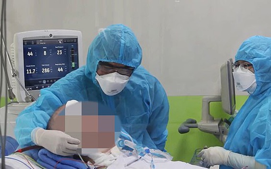 Báo Anh viết về sự hồi phục thần kì của bệnh nhân 91, độc giả Anh ca ngợi Việt Nam "không ngớt"