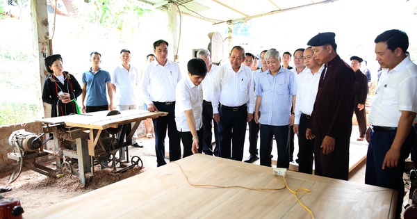 Phó Thủ tướng Trương Hòa Bình biểu dương nỗ lực vươn lên vượt khó của bà con các dân tộc thiểu số