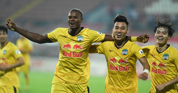 Vòng 10 V-League 2021: ''Nóng'' ở Pleiku
