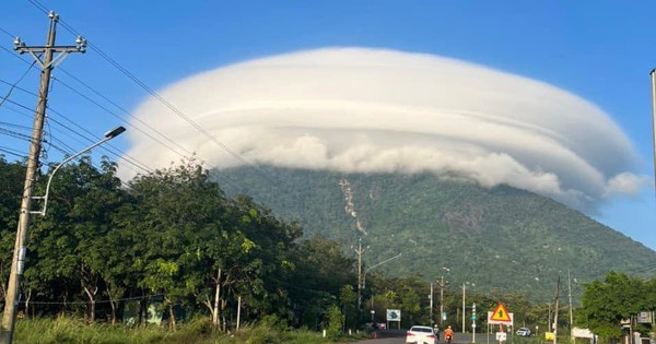 Núi Bà Đen, Tây Ninh xuất hiện hiện tượng tự nhiên hiếm gặp, khiến các du khách không khỏi trầm trồ