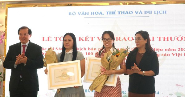 Trao giải Cuộc thi sáng tác kịch bản phim truyện, phim tài liệu về 100 năm Ngày thành lập Đảng