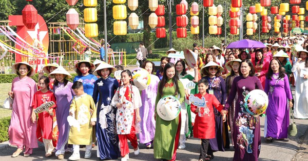 Carnaval Áo dài "Phụ nữ Thủ đô hội nhập và phát triển"