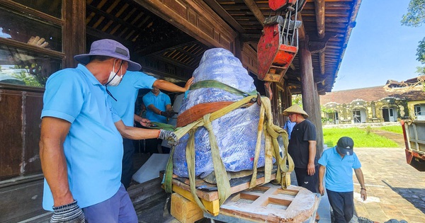 Di dời hiện vật tại Bảo tàng lịch sử tỉnh Thừa Thiên Huế đến trụ sở mới