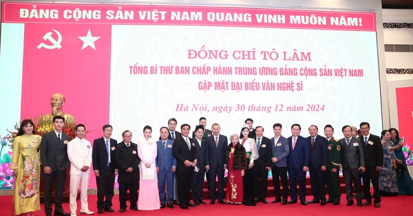 Chùm ảnh: Tổng Bí thư Tô Lâm gặp mặt đại biểu văn nghệ sĩ