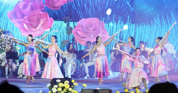 Mãn nhãn lễ khai mạc Festival Hoa Đà Lạt lần thứ 10