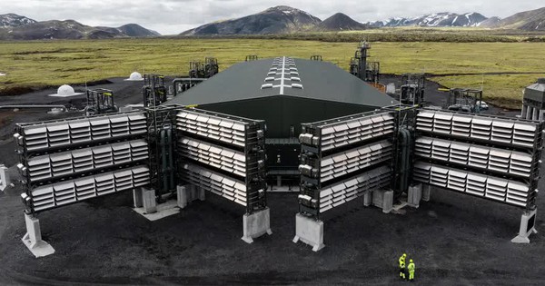 Nhà máy hút CO2 trực tiếp từ khí quyển lớn nhất thế giới vận hành ở Iceland