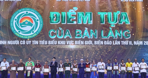 Thường trực Ban Bí thư Lương Cường: Người có uy tín trong đồng bào dân tộc thiểu số là sợi dây kết nối bền chặt tình đoàn kết