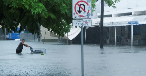 Bão 'quái vật' Helene vọt lên cấp 4, sẽ đổ bộ vào Mỹ